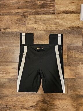 Athletic Fitted Leggings with White Side Stripe